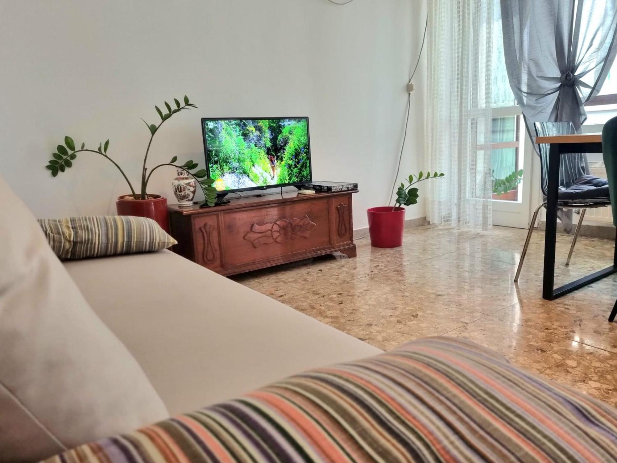 Апартаменты Ultimo Piano Con Parcheggio Триест Экстерьер фото